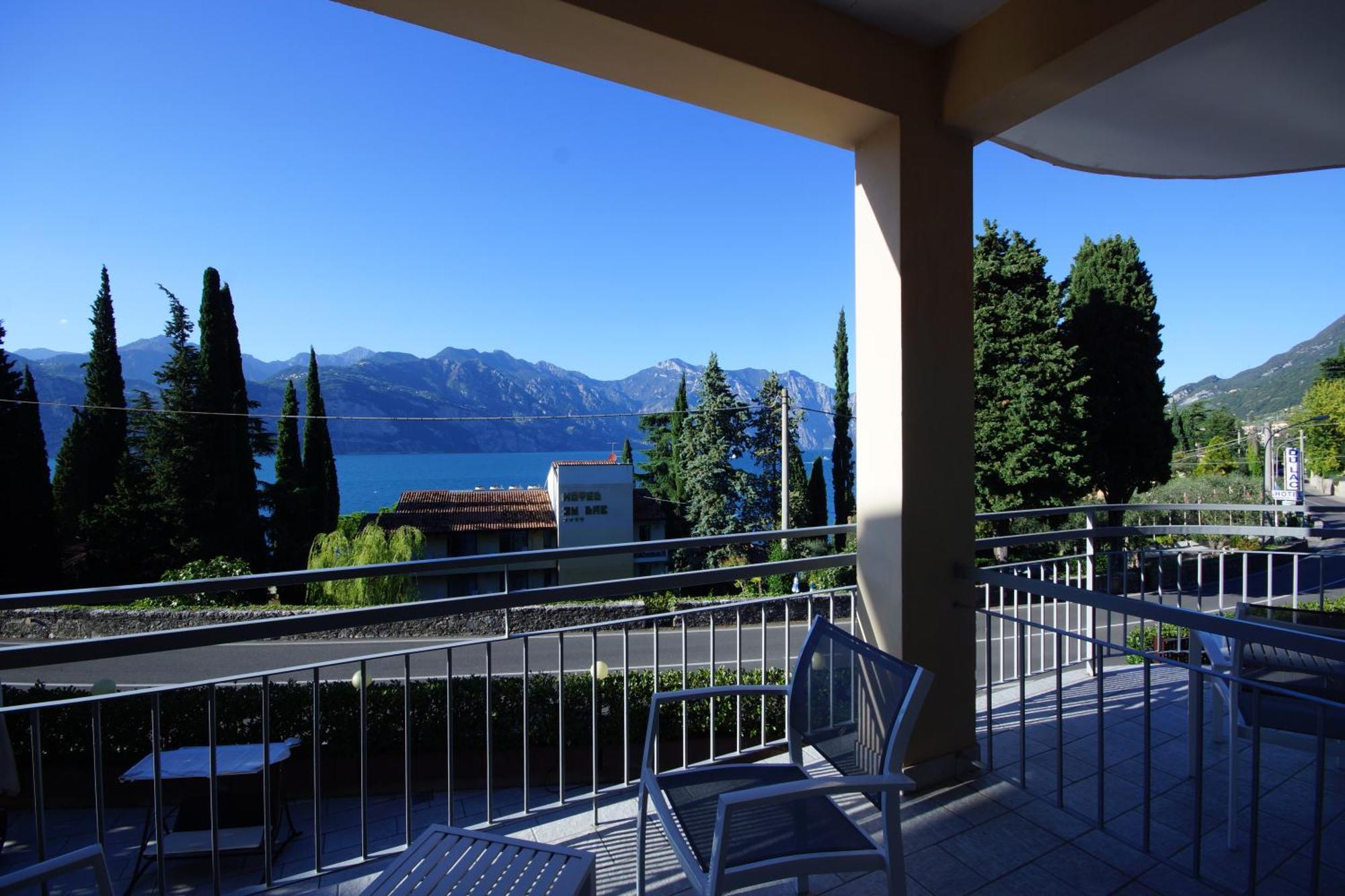 Hotel Casa Serena Мальчезине Экстерьер фото
